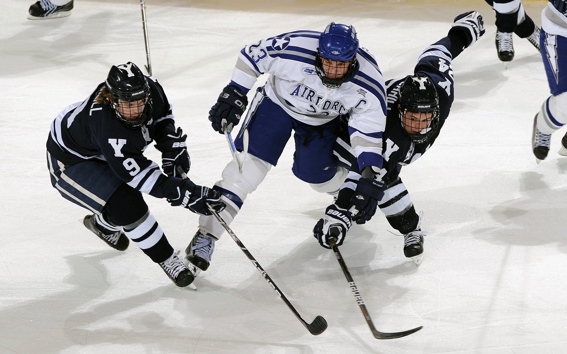 斯滕伯根全程保持强劲节奏，斯藤伯格